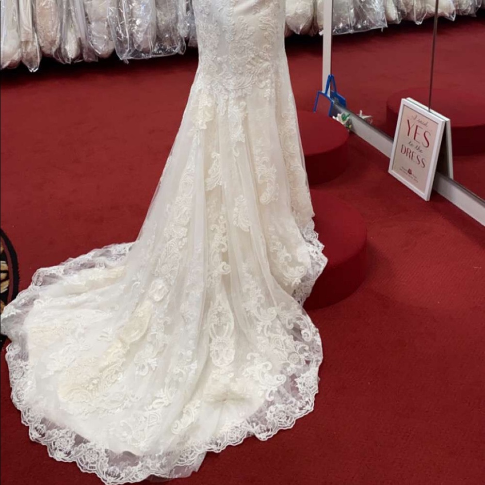 Wedding dress